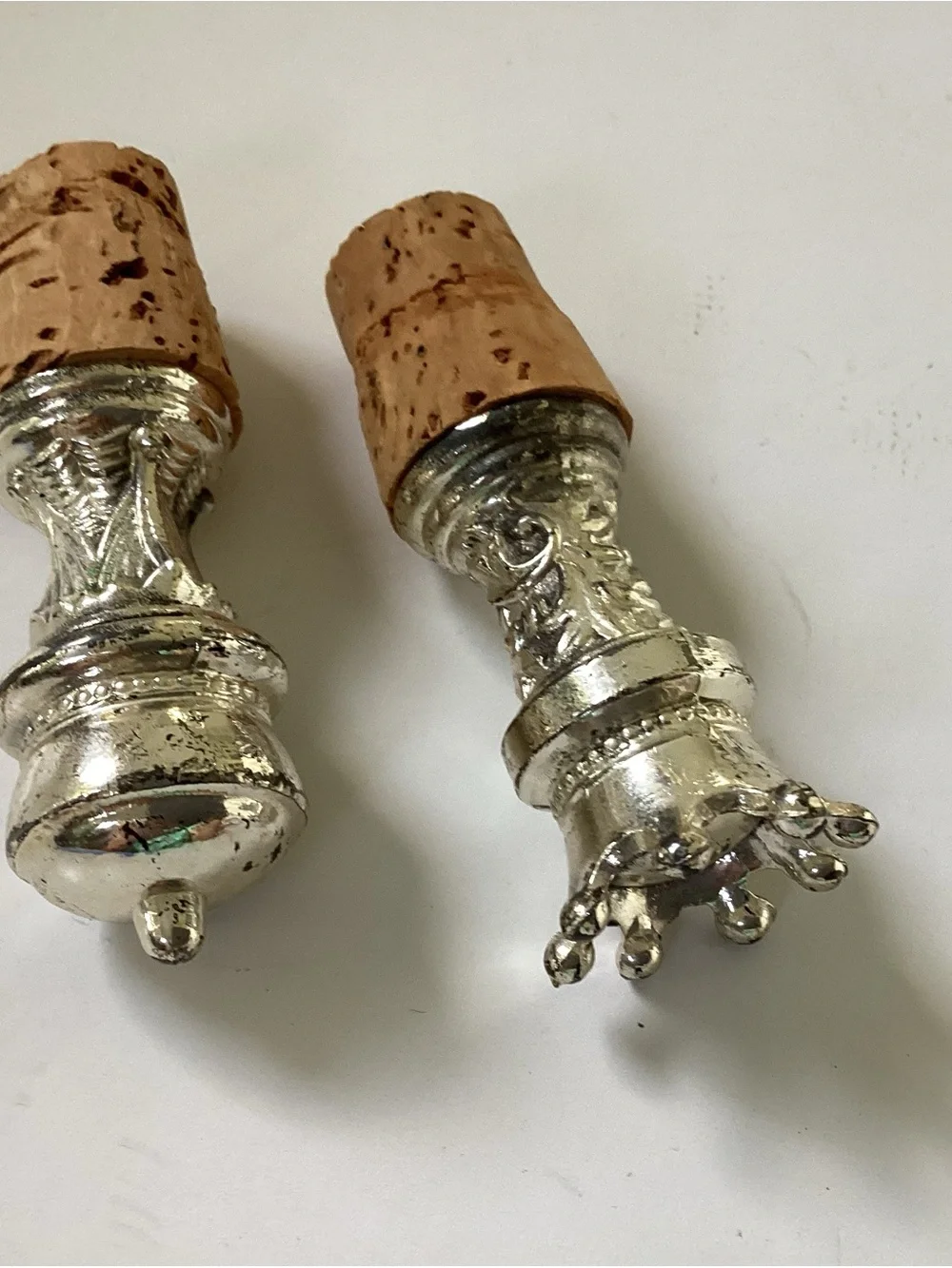 Silver Crown Decorative Wine Stopper - Metallic Silver